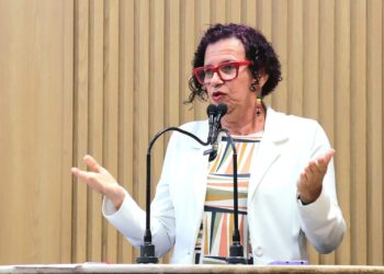 Vereadora Sonia Meire critica a gestão da coleta de lixo pela prefeitura de Aracaju