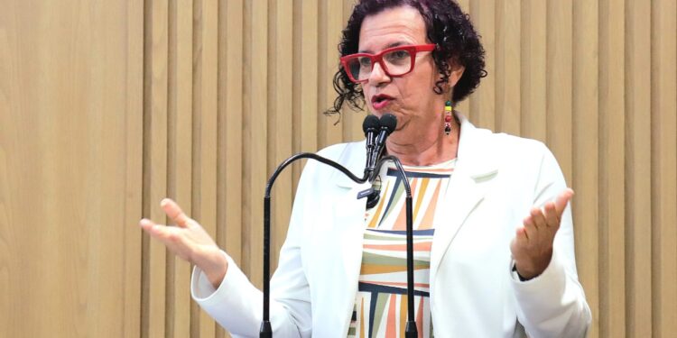 Vereadora Sonia Meire critica a gestão da coleta de lixo pela prefeitura de Aracaju