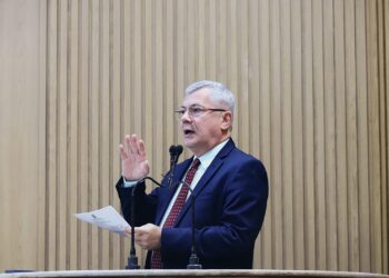 Iran solicita a ampliação da convocação de professores aprovados no concurso de Aracaju