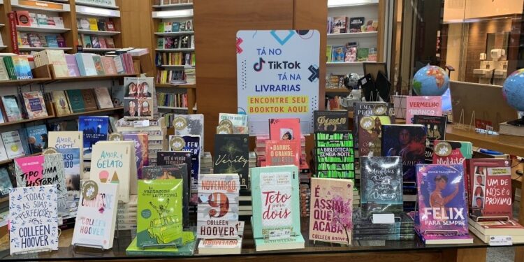 Saiba como o TikTok está transformando o mercado literário no Brasil