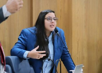 No Dia do Orgulho Autista, vereadora Thannata reforça compromisso com inclusão e apoio às famílias atípicas