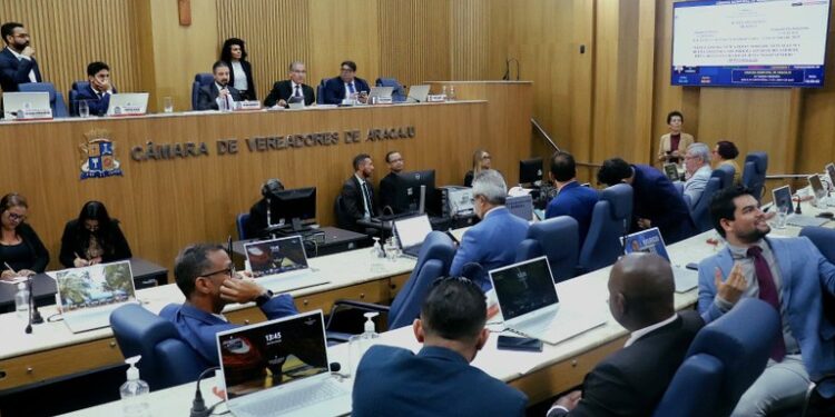 Presidente da CMA, Ricardo Vasconcelos, anuncia a instalação de 2 Comissões Parlamentares de Inquérito