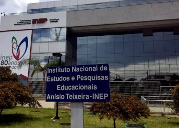 MEC paga até R$ 864 por dia a certificador do Enem e da PND