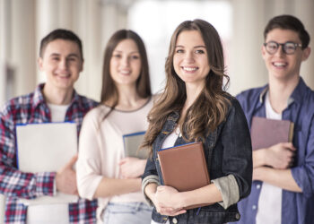 Brasil registra mais de 656 mil jovens e adolescentes contratados como aprendizes
