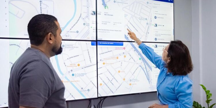 Tecnologia e eficiência: EMSURB monitora em tempo real os serviços de coleta em Aracaju