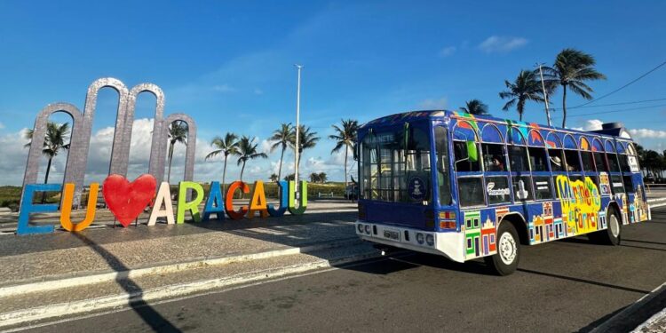 “Marinete do Forró” faz animação de turistas e aracajuanos no primeiro dia de funcionamento