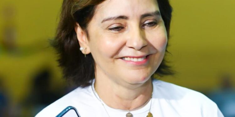 Prefeita Emília Corrêa celebra aprovação do projeto que elimina restrição de idade para o magistério