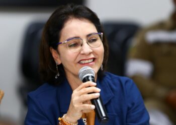 Prefeita Emília anuncia reajuste de 6,26% para servidores durante reunião com Mesa de Negociação