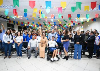 Prefeita Emília se reúne com mais de 200 atletas e reafirma compromisso com o esporte