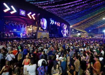 Praça Hilton Lopes será palco de mais doze dias de shows do Forró Caju 2025