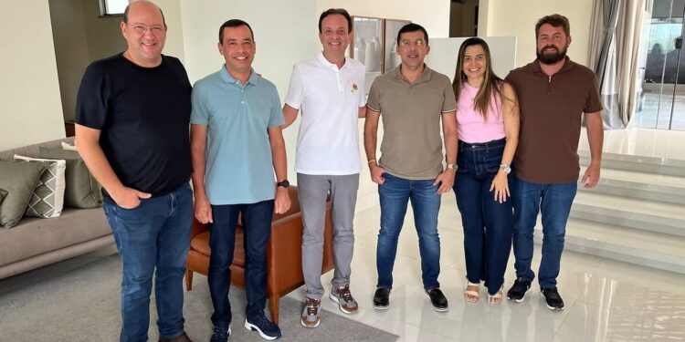 Prefeita Luana Oliveira e Serginho de Glória Declaram Apoio a André Moura para o Senado