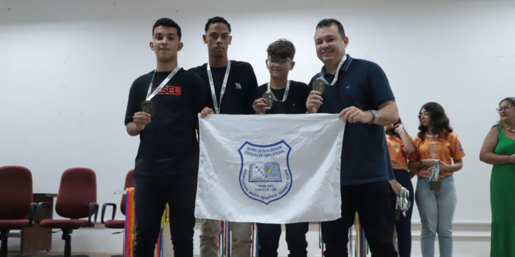 Estudantes e educadores celebram história sergipana na 1ª Olimpíada Estadual de História