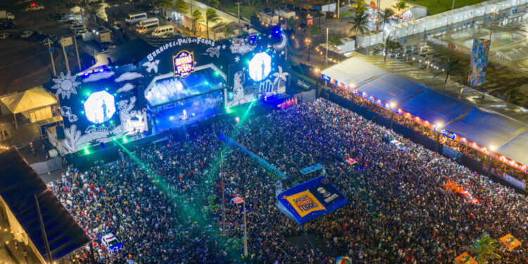 Arraiá do Povo retoma programação de shows e atrai mais de 32 mil pessoas para a última ‘Terça do Arrocha’