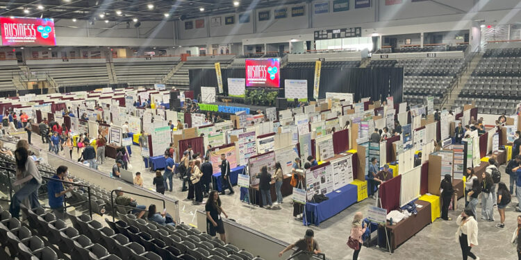 Aluno egresso do Centro de Excelência Anfilófio Fernandes representa Sergipe na Genius Olympiad, nos Estados Unidos