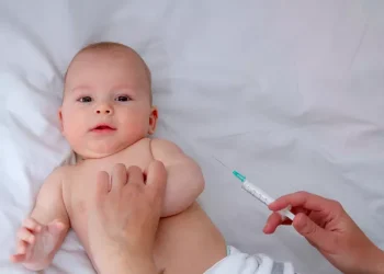 Dose de reforço de vacina contra meningite terá proteção maior a partir de julho