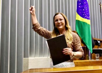 Katarina comemora aprovação da PEC 66/2023 no Plenário da Câmara