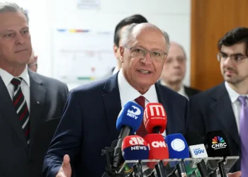 Alckmin diz que governo tentará acordo antes do prazo para tarifaço