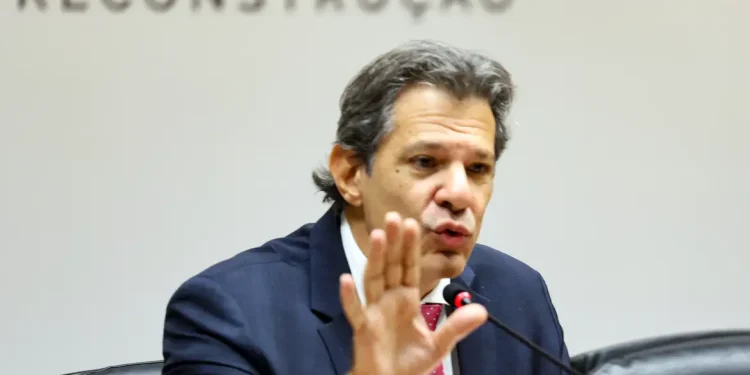 Brasil não sairá da mesa de negociação com EUA, diz Haddad