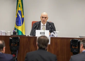Moraes diz que não vai admitir tumulto processual na ação do golpe