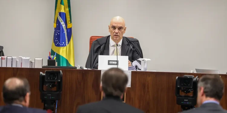 Moraes diz que não vai admitir tumulto processual na ação do golpe