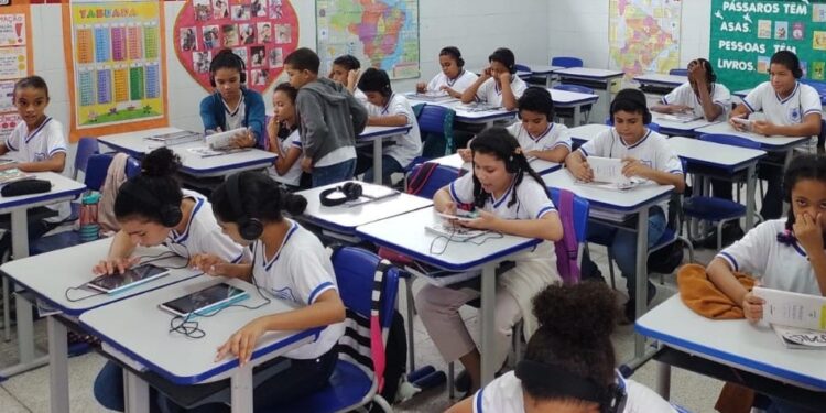 Escolas da rede estadual de ensino avançam na era digital com o programa ‘Educação Conectada’