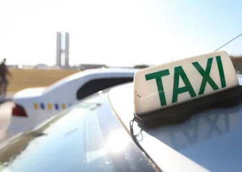 Fim da taxa de verificação de taxímetros beneficiará 300 mil taxistas