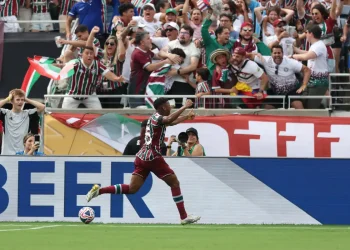 Hércules decide e Flu vence Al-Hilal para avançar no Mundial de Clubes