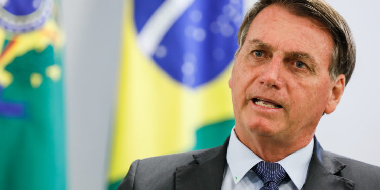 “Querem me destruir por completo”, afirma Bolsonaro, alvo de ações no STF