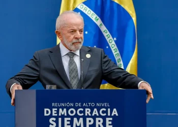 Democracia corre risco como no período nazista, diz Lula