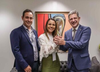 Juliana anuncia pavimentação de ruas em Umbaúba com apoio de emenda do senador Rogério