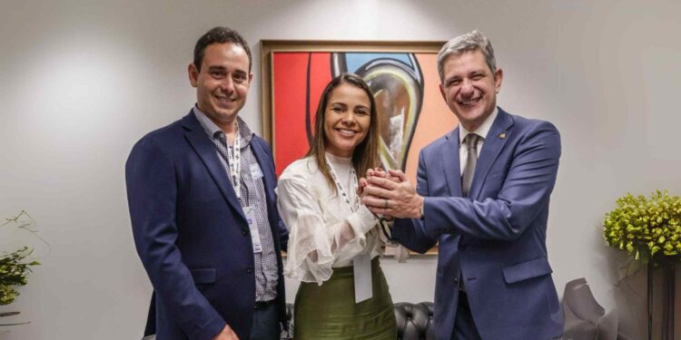 Juliana anuncia pavimentação de ruas em Umbaúba com apoio de emenda do senador Rogério