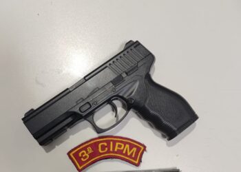 Polícia Militar prende homem que ameaçava populares com simulacro de arma de fogo em Maruim