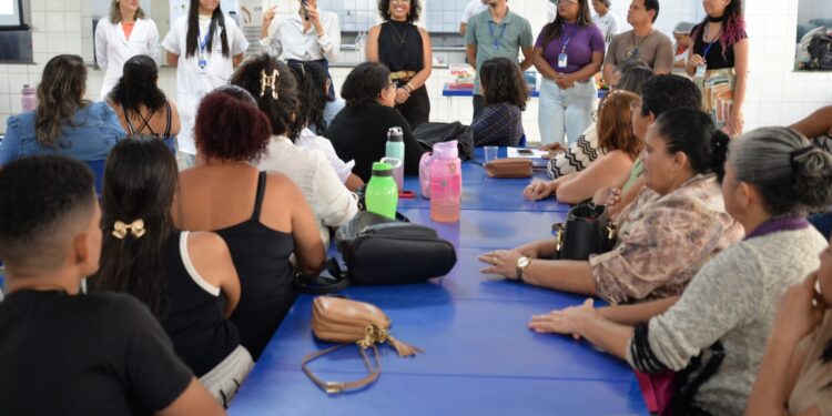 Merendeiros da rede estadual de ensino participam de capacitação promovida pela Secretaria da Educação