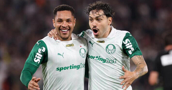 Vitor Roque decide e define virada do Palmeiras sobre o Fluminense no Maracanã