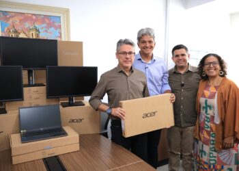 Prefeitura de Socorro entrega mais de 250 notebooks para fortalecimento da estrutura administrativa