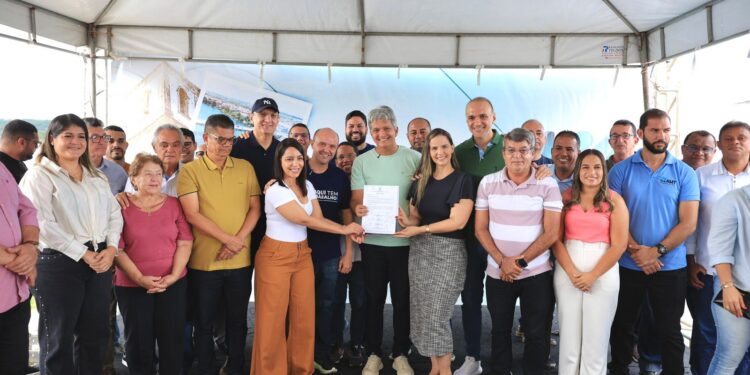 Em dose dupla: prefeito Samuel assina ordens de serviço para construção de UBS e Caps no Parque dos Faróis