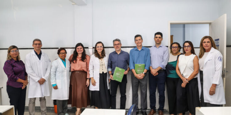 Alessandro Vieira reforça investimentos em pesquisa e tratamento do diabetes tipo 1 no HU-UFS