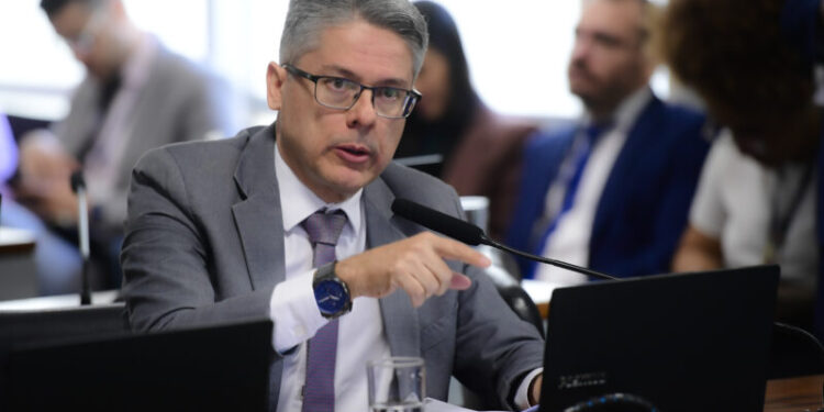 Senador Alessandro propõe mais transparência em shows bancados com dinheiro público