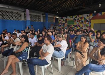 Compromisso com a educação: Estância mantém transporte universitário gratuito