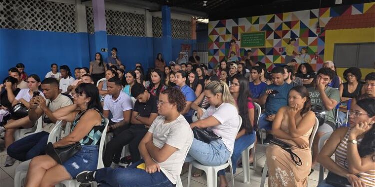 Compromisso com a educação: Estância mantém transporte universitário gratuito