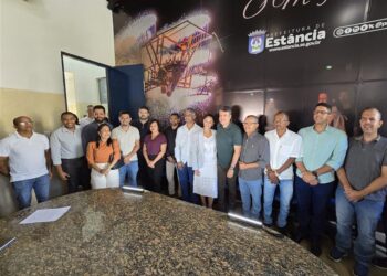 Posse de novos servidores reforça compromisso da Prefeitura de Estância com um serviço público eficiente e humanizado