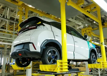 BYD inicia montagem de carros elétricos no Brasil; acompanhe outras chinesas que terão fábricas no país