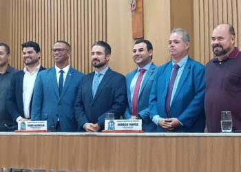 Marcel Azevedo toma posse na Câmara de Aracaju com apoio da enfermagem
