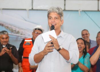 Prefeito Samuel autoriza início de obra de recapeamento na avenida principal da Piabeta