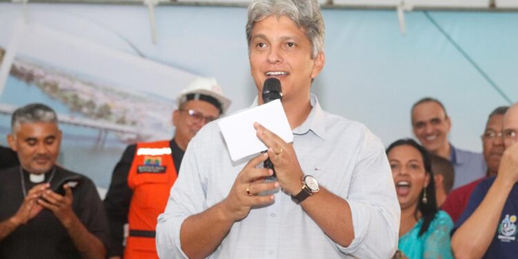 Prefeito Samuel autoriza início de obra de recapeamento na avenida principal da Piabeta