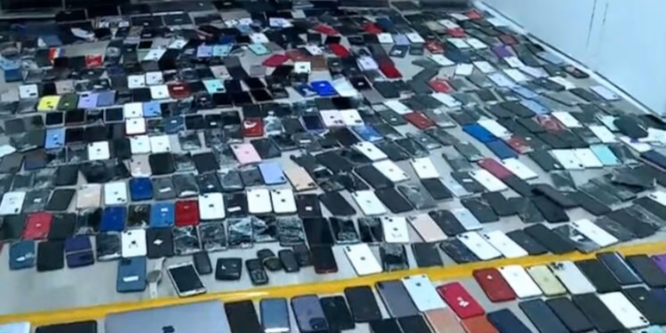 Governo regulamenta Cadastro nacional de celulares roubados; veja como funciona