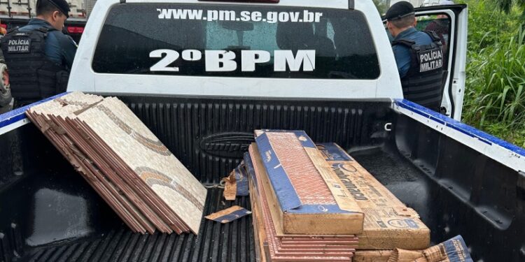 PMSE prende seis homens por saque em carga tombada na BR-101, em Propriá