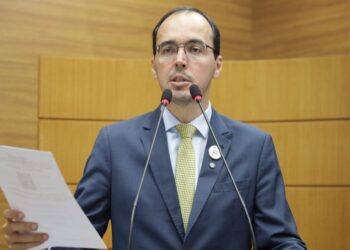 Georgeo Passos comemora a decisão da Justiça Federal sobre demissões na FHS