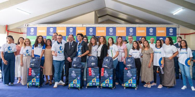 Emoção e expectativa marcam entrega dos kits da primeira turma do ‘Sergipe no Mundo’ de 2025