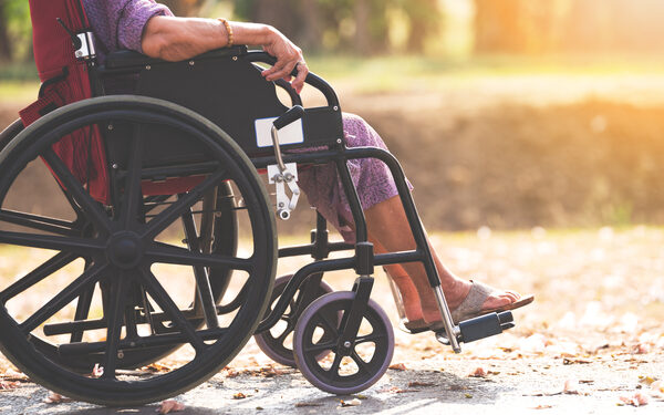 Itabaianinha entrega cadeiras de rodas e reforça inclusão na saúde pública